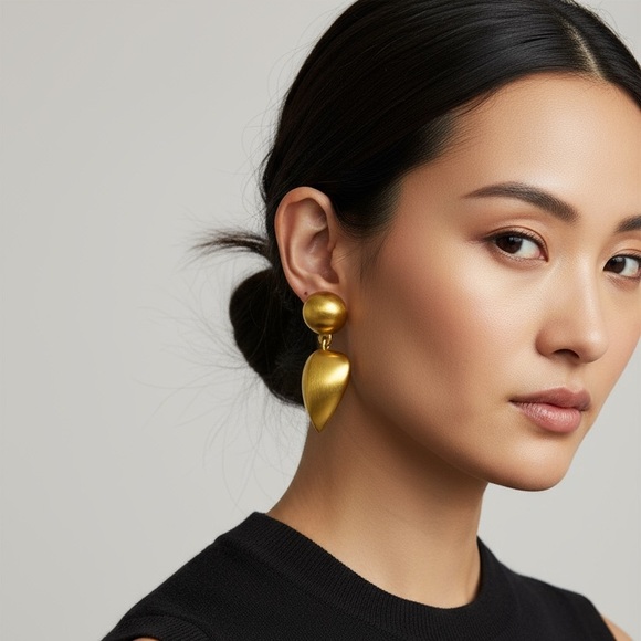 Vintage Givenchy Brushed Gold Earrings - Picture 4 of 11